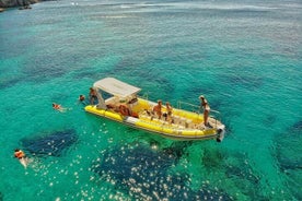 Safari marino en la cueva azul por la mañana