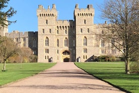 Windsor Castle and Hampton Court Private Car Tour