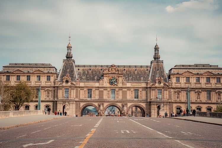 louvre museum in paris city.jpg