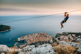 Dubrovnik: Sólseturs Zip Line Ævintýri með Vínsmökkun