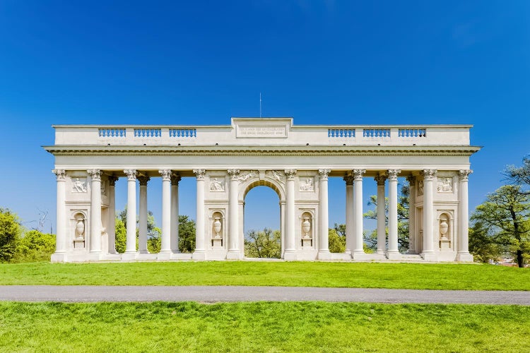 Colonnade on Reistna, Czech Republic