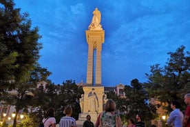 Tour histórico nocturno de Sevilla con historia encantada