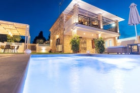 Artemis Luxury Villa