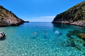 Barca privata Dafina Bay e grotte del Mar Ionio