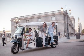 Tour pela histórica Madri em Eco Tuk Tuk privado