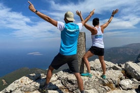 Randonnée en petit groupe sur le mont Akramitis à Rhodes