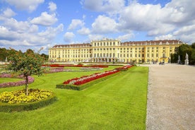 Vienna: Schönbrunn Palace & Gardens Skip-the-Line Tour