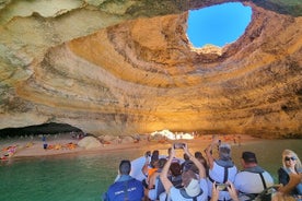 Albufeira에서 돌고래 관찰과 함께 Benagil Caves 방문