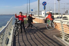 In bici sul Ponte della Libertà