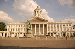 Place Royale Bruxelles - Statue de Godefroy de Bouillon