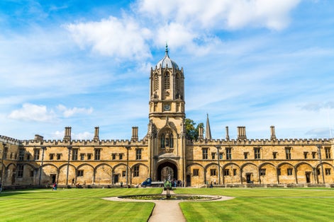 Photo of beautiful Architecture of Tom Tower of Christ Church at Oxford University in Oxford , United Kingdom.