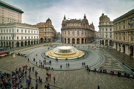 photo of Piazza De Ferrari .