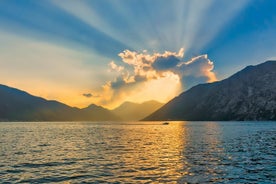 Excursion privée en bateau à Kotor, Notre Dame du Rocher et la grotte bleue jusqu'à 6 passagers