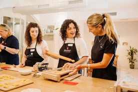 Cours de confection de pâtes en petit groupe avec un chef local à Rome