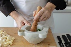 Cesarine: Pasta & Tiramisu-klasse på Local's Home i La Spezia