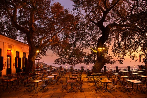 phot of view of Traditional greek village of Makrinitsa on Pelion mountain in central Greece.