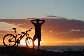 Recorrido relajante al atardecer con bicicleta eléctrica