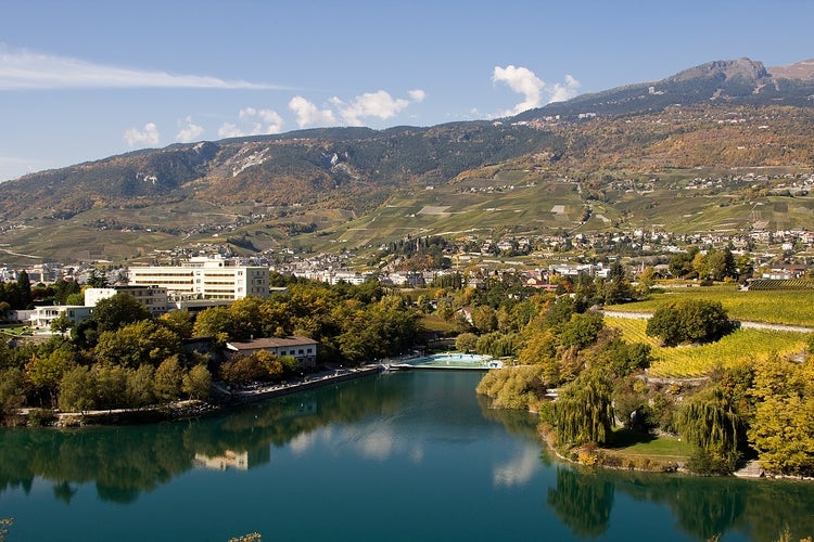 Photo of Lake Geronde and Sierre.