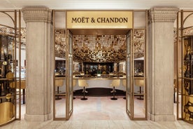 Paseo real privado y champán Moet Chandon en Harrods