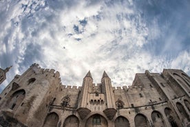 Avignon: City Walking Tour with Popes Palace Entry