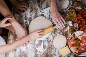 Cesarine: Pizzugerð og Tiramisu Námskeið á Heimili Heimamanns í Pescara