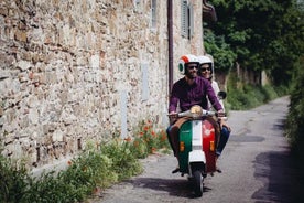 Excursão de Vespa em Florença: colinas toscanas e culinária italiana