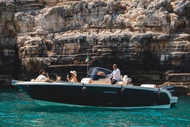 Polignano a Mare: Privat omvisning i hulene med champagne - 2 timer