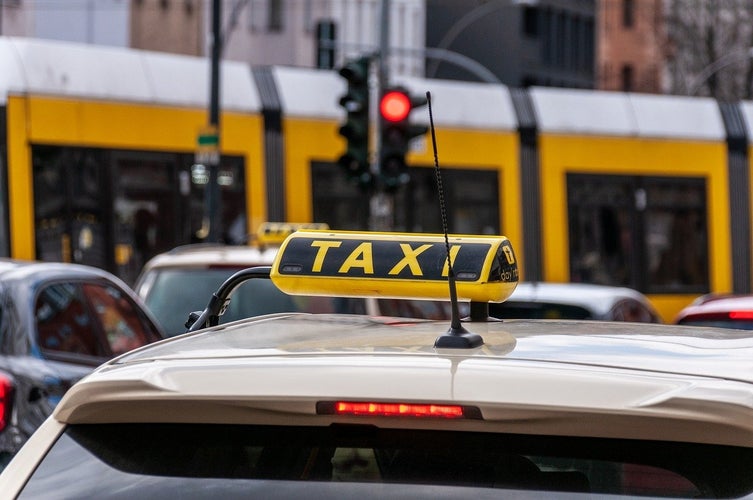 taxi-7856666_1280.jpg