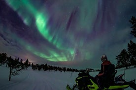 Aventure arctique : chasse aux aurores boréales en motoneige