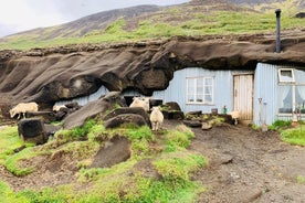 Golden Circle & Friðheimar Farm - Private Tour