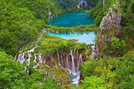 Visite guidée en groupe au parc national des lacs de Plitvice au départ de Split ou de Trogir 