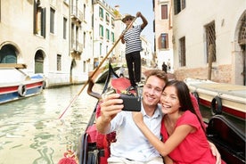 Venice Highlights with Local: Private Walking Tour & Gondola Ride