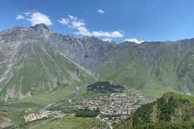 Privat heldagstur til Kazbegi