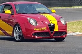 Reynsluakstur Alfa Romeo MiTo kappakstursbíls á kappakstursbraut, þar á meðal myndband