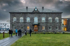 Reykjavik: Private Folklore & Food Walking Tour