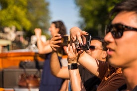 Klassische Salonboot-Tour in Amsterdam inklusive Käse und Wein