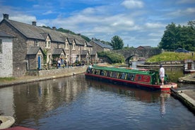 Cardiff: Castles, Waterfalls and Mountains Day Tour