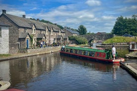 Cardiff: Waterfalls, Three Castles & Mountains Day Tour
