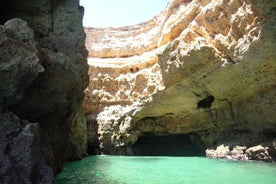 Purjehdus Algarve Coastline -risteilyllä grillauksen kanssa rannalla