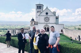 Escursione a terra ad Assisi Pranzo gourmet e vino inclusi dal porto crociere di Civitavecchia