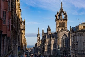 Casco antiguo de Edimburgo: recorrido histórico a pie guiado en alemán