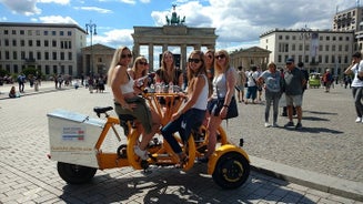 Private guided FunBike sightseeing tour in Berlin