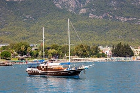 Relajante viaje en barco con almuerzo y bebidas desde Antalya