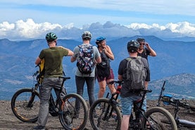 Etna de E-Bike e experiência de degustação de vinhos