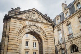 Porte Dijeaux