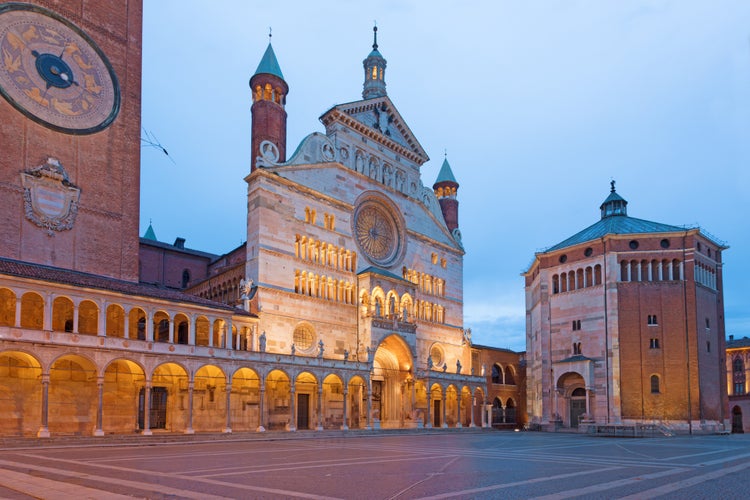 Cremona - The cathedral Assumption of the Blessed Virgin Mary and the Baptistery at dusk.