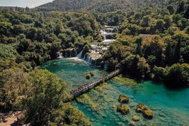 Visite privée d'une journée complète des cascades de Krka avec dégustation de vin