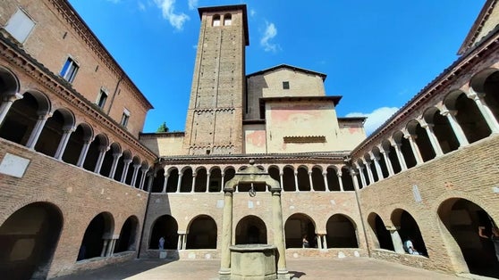 photo of Piazza Santo Stefano .