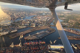 Private Sightseeing Flight Over Hamburg 