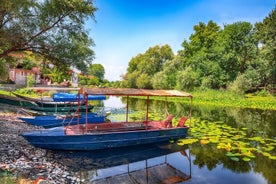 Desde Petrovac o Budva: crucero por el lago Skadar con almuerzo